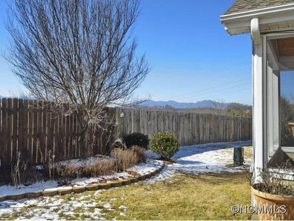 843 West Pointe Drive - Photo 18