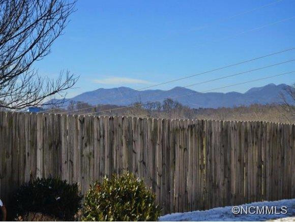 843 West Pointe Drive - Photo 19