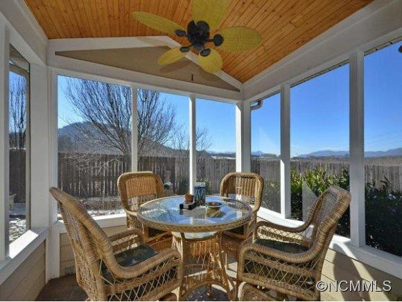 843 West Pointe Drive - Photo 7