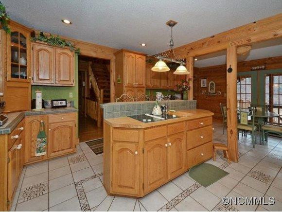 2420 LITTLE CREEK RD - Photo 11