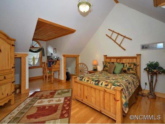 2420 LITTLE CREEK RD - Photo 20