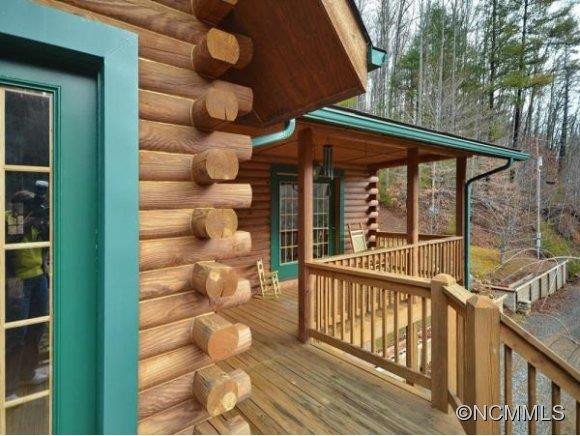 2420 LITTLE CREEK RD - Photo 3