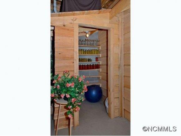 2420 LITTLE CREEK RD - Photo 21