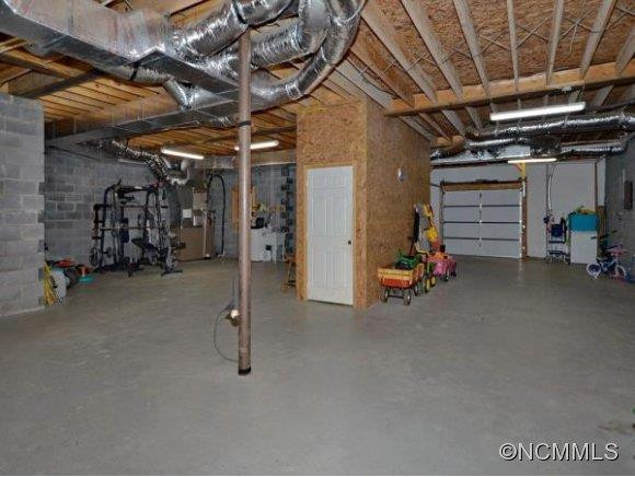 2420 LITTLE CREEK RD - Photo 24