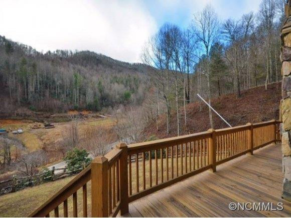2420 LITTLE CREEK RD - Photo 4