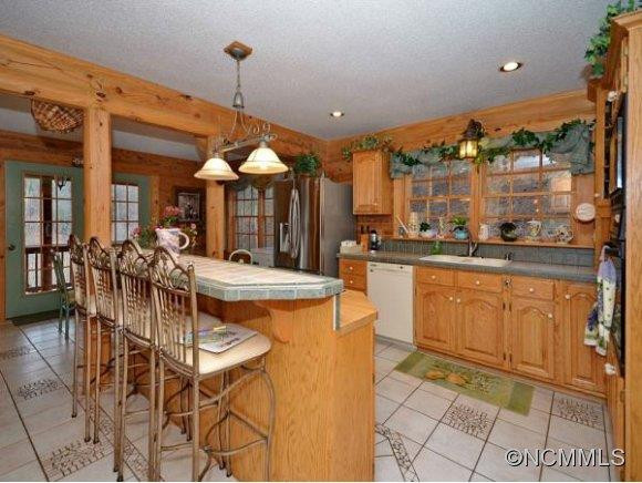 2420 LITTLE CREEK RD - Photo 9