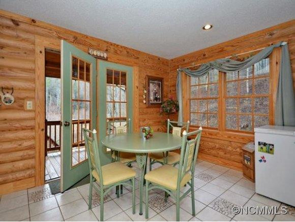 2420 LITTLE CREEK RD - Photo 10