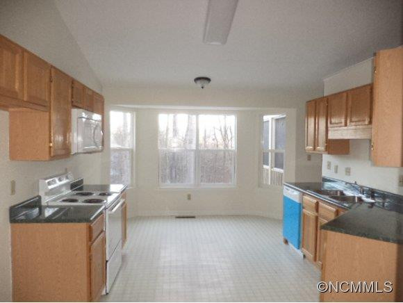 47 WEST OAKVIEW RD - Photo 7