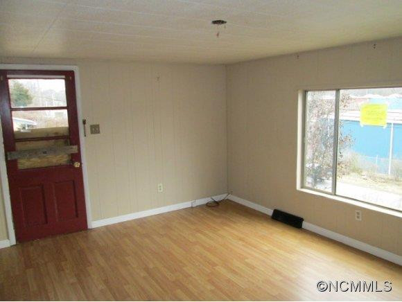 989 Riverside Dr - Photo 5