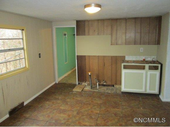 989 Riverside Dr - Photo 6