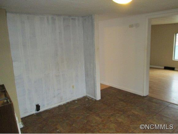 989 Riverside Dr - Photo 7