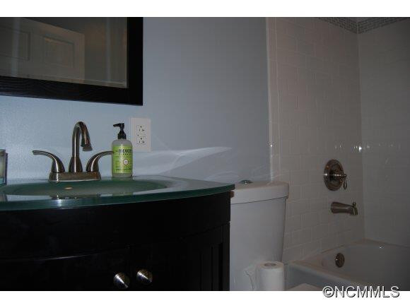 205 Courtland Place - Photo 11