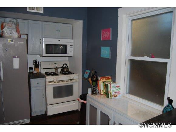 205 Courtland Place - Photo 16