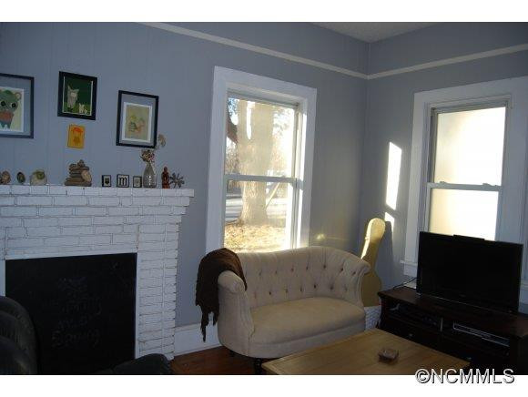 205 Courtland Place - Photo 3