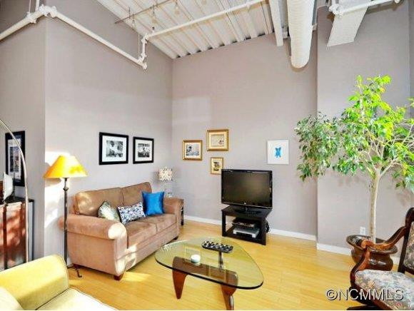 12 S LEXINGTON AVE, UNIT 207 - Photo 3