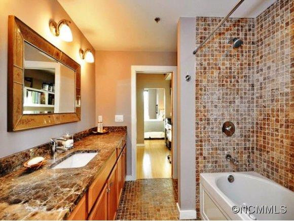 12 S LEXINGTON AVE, UNIT 207 - Photo 10