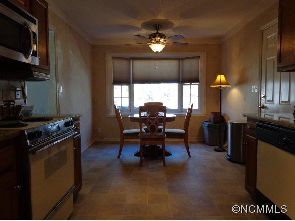 204 Southwood Court - Photo 11