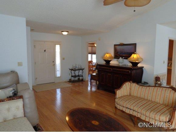 204 Southwood Court - Photo 4