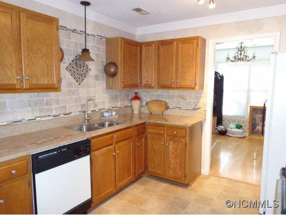 204 Southwood Court - Photo 8