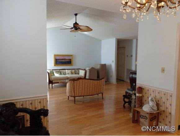 204 Southwood Court - Photo 10