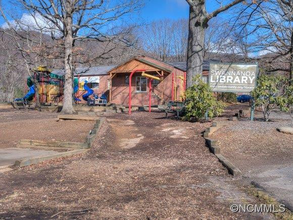 215 Northeast Ave - Photo 13