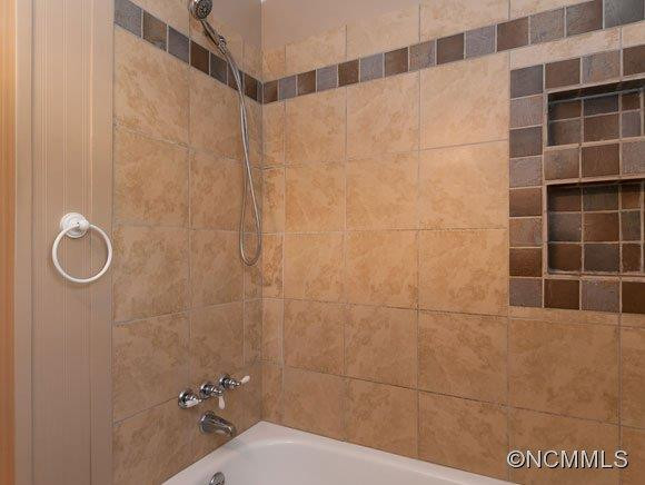 215 Northeast Ave - Photo 8