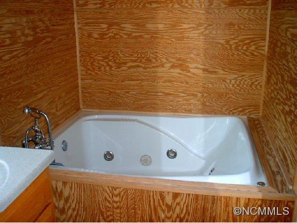 105 NORTH HILL ST. - Photo 12