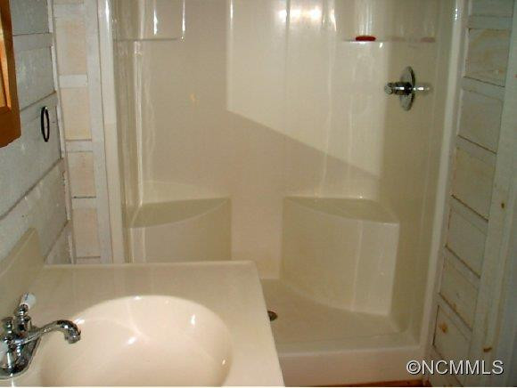 105 NORTH HILL ST. - Photo 13