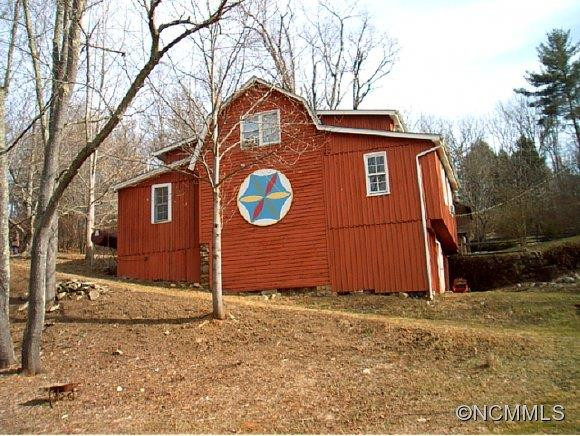 105 NORTH HILL ST. - Photo 18