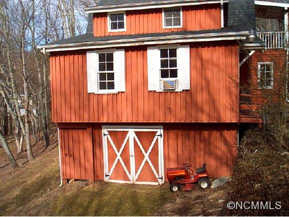105 NORTH HILL ST. - Photo 19