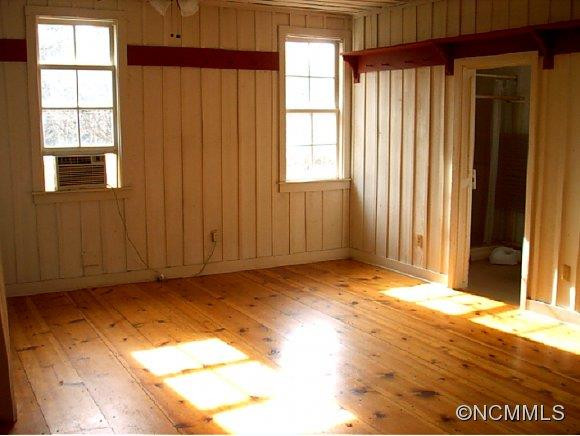 105 NORTH HILL ST. - Photo 8