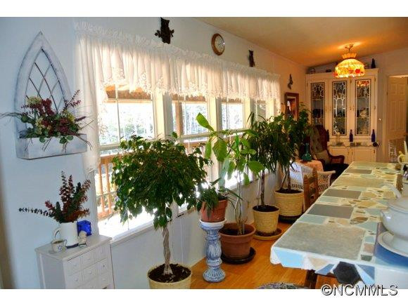180 Hezzie Drive - Photo 11