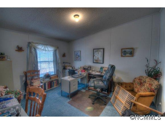 180 Hezzie Drive - Photo 5