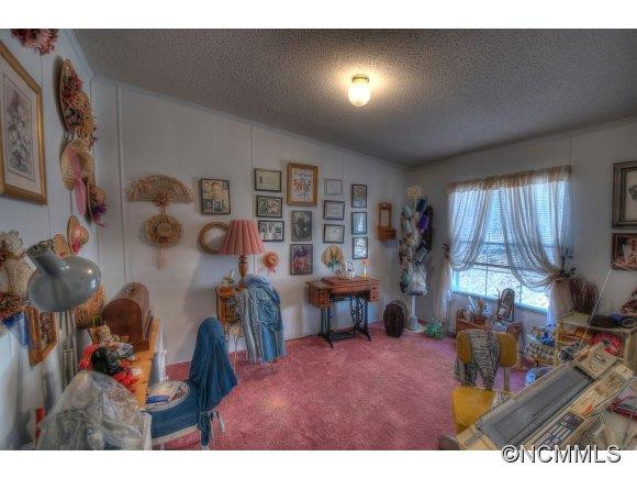 180 Hezzie Drive - Photo 6