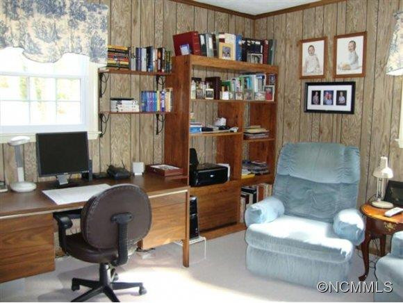 215 Shannon Road - Photo 19