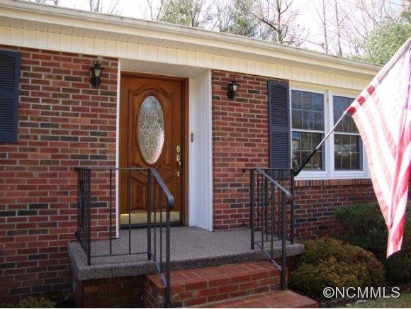 215 Shannon Road - Photo 3