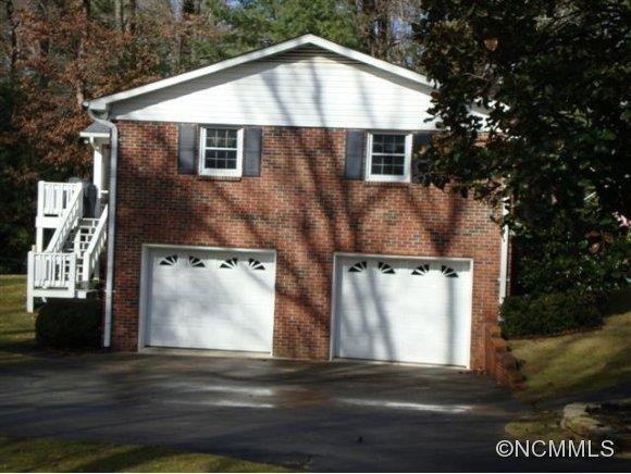 215 Shannon Road - Photo 4