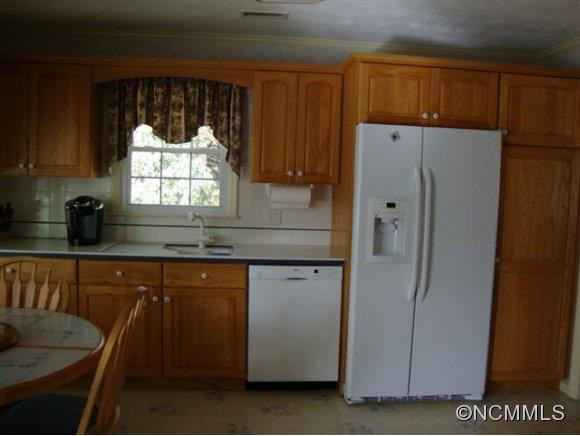 215 Shannon Road - Photo 10