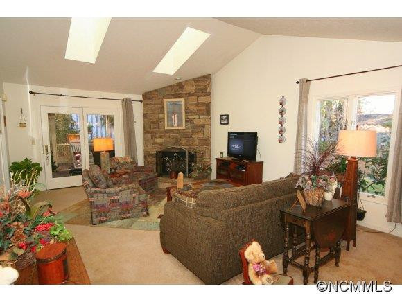 919 Kanuga Road - Photo 2