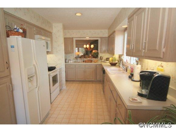 919 Kanuga Road - Photo 5