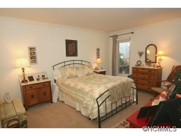 919 Kanuga Road - Photo 7