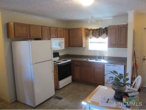 425 Georgia Cliff Road - Photo 3