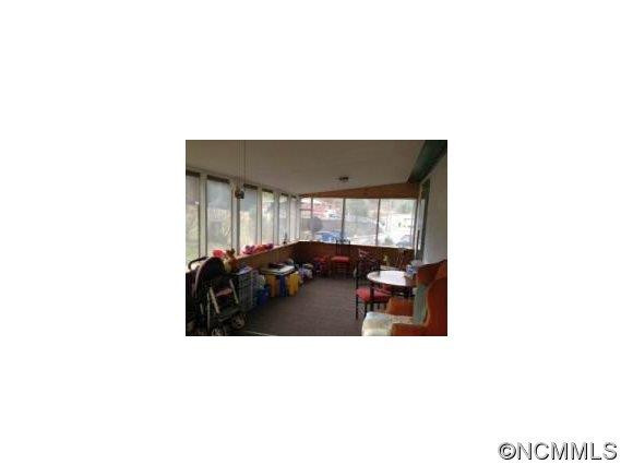 145 Hensley Circle - Photo 3