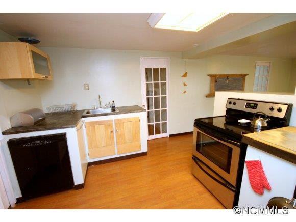 95 Unaka Ave - Photo 11