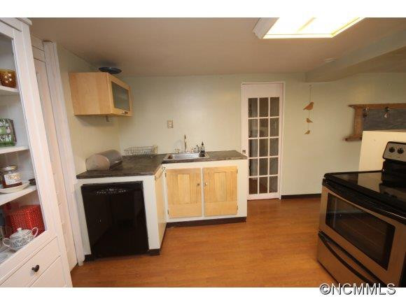 95 Unaka Ave - Photo 12