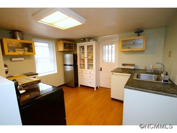 95 Unaka Ave - Photo 13