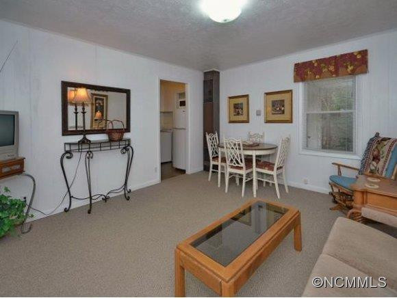 322 JORDAN STREET - Photo 3