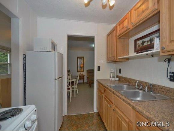 322 JORDAN STREET - Photo 4