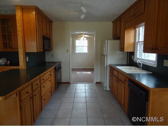 14 Braddock Way - Photo 2