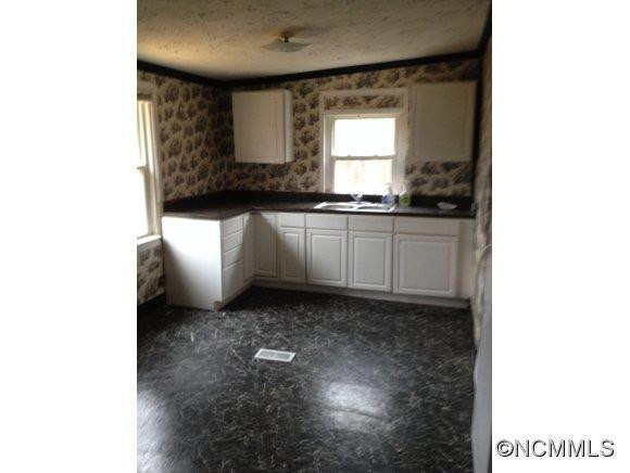 32 Oak Hill Circle - Photo 2